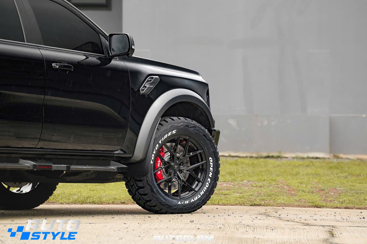 Cấu Hình Raptor V6 3.0L Màu Đen: Hết Nỗi Lo Phanh Nhão Với Brembo 19Z, Mâm 20 Inch Và Giáp Hamer