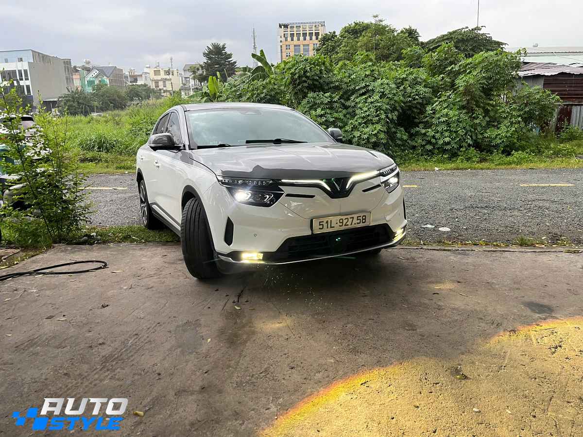 Phụ Kiện VinFast VF 8: Top 2 Món Không Thể Thiếu – Phuộc Sau OME ARB 63136 & Đèn Gầm Aozoom EX3
