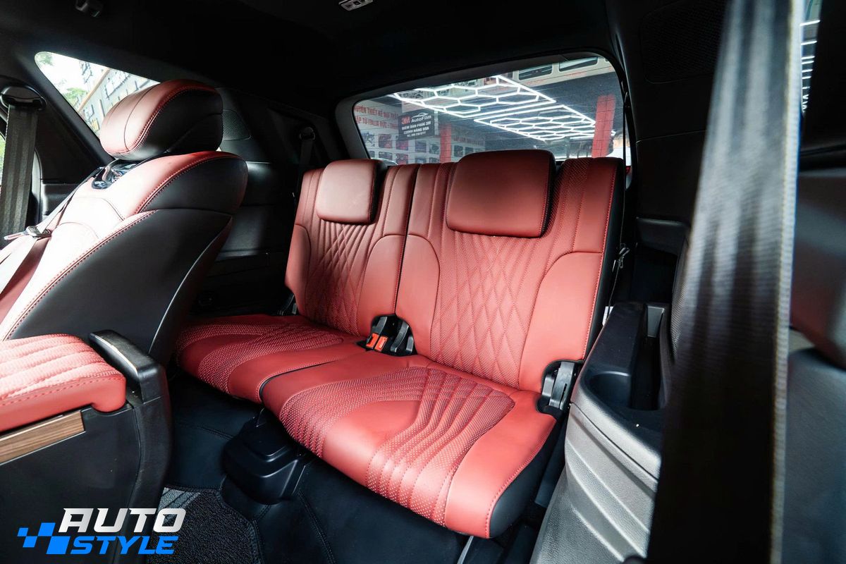 Ghế V12 Limousine Ford Everest: Đi Xa Hết Mỏi Lưng Với Ngả 160°, Massage Khí Nén, Tủ Lạnh -18°C
