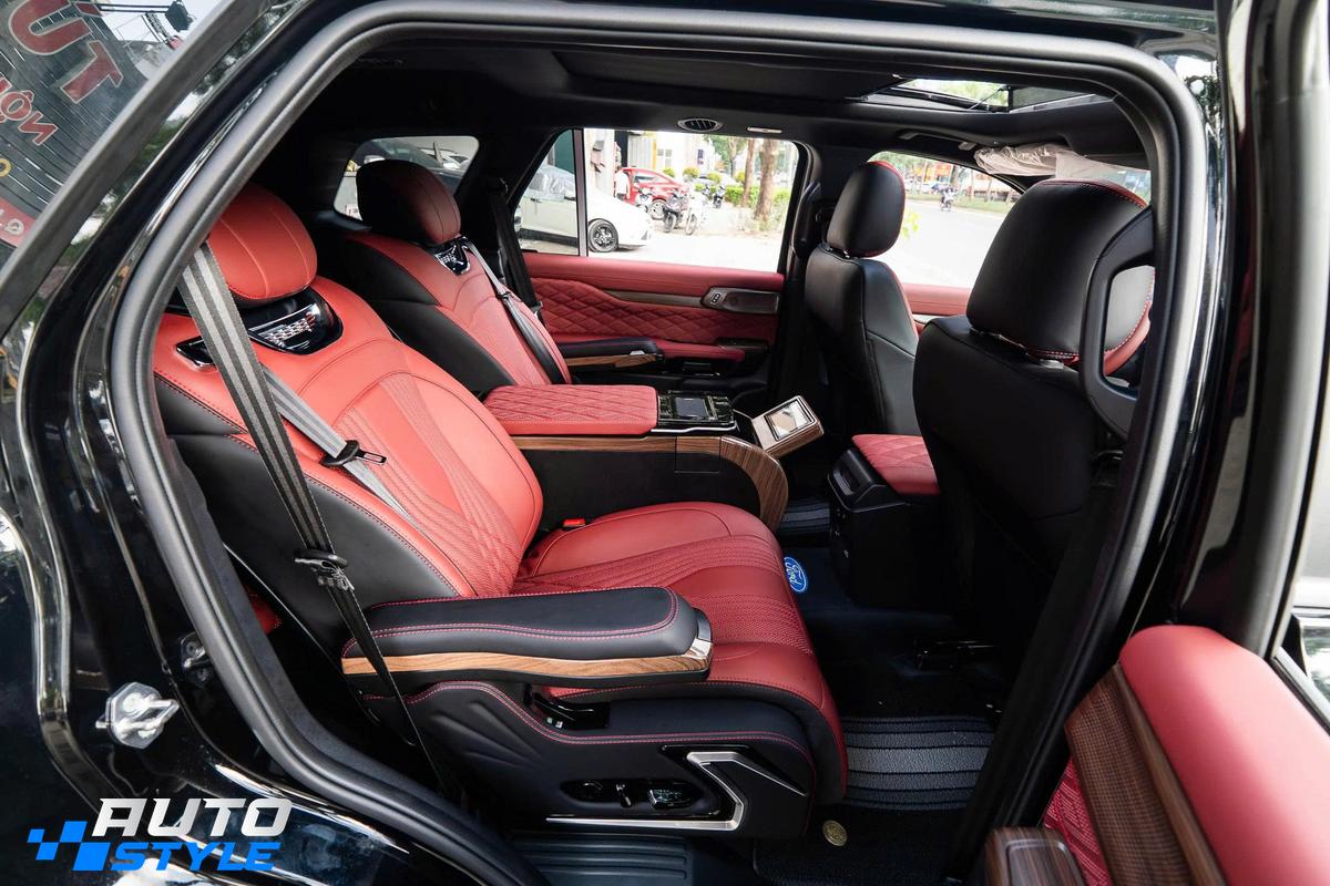 Ghế V12 Limousine Ford Everest: Đi Xa Hết Mỏi Lưng Với Ngả 160°, Massage Khí Nén, Tủ Lạnh -18°C