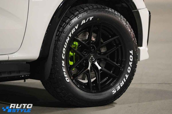 Lốp Toyo Open Country A/T 2 Size: 275/55R20 Hay 305/55R20? Chọn Sai Size Có Thể Không Vừa Xe
